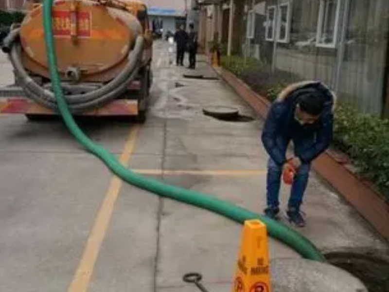 凤岗雁田专车抽粪高压车疏通管道价格实惠服务更贴心