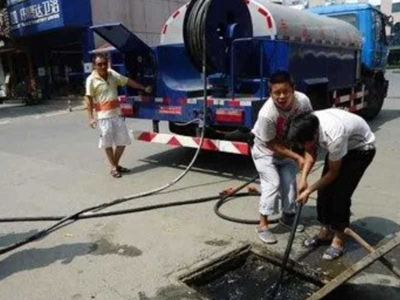 凤岗镇环卫所清洁疏通队