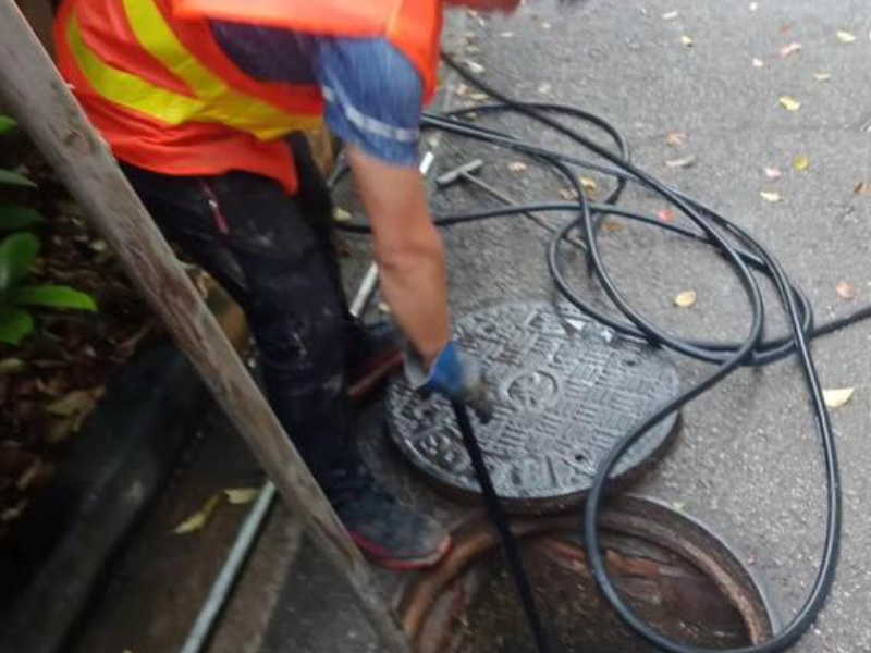 东莞凤岗雁田清理化粪池 雁田抽粪 清理淤泥 通厕所