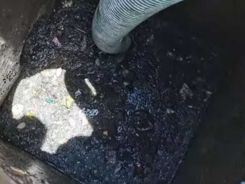 东莞凤岗雁田清理化粪池 雁田抽粪 清理淤泥 通厕所