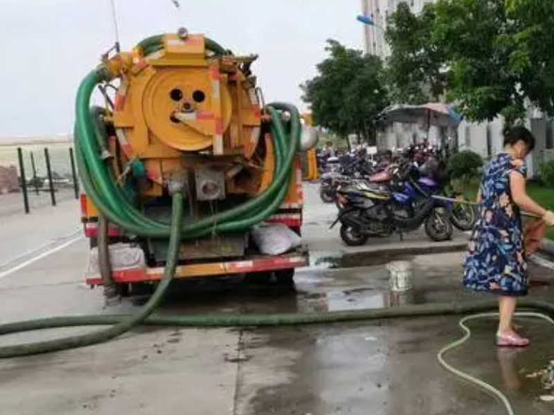凤岗镇环卫所清洁疏通队